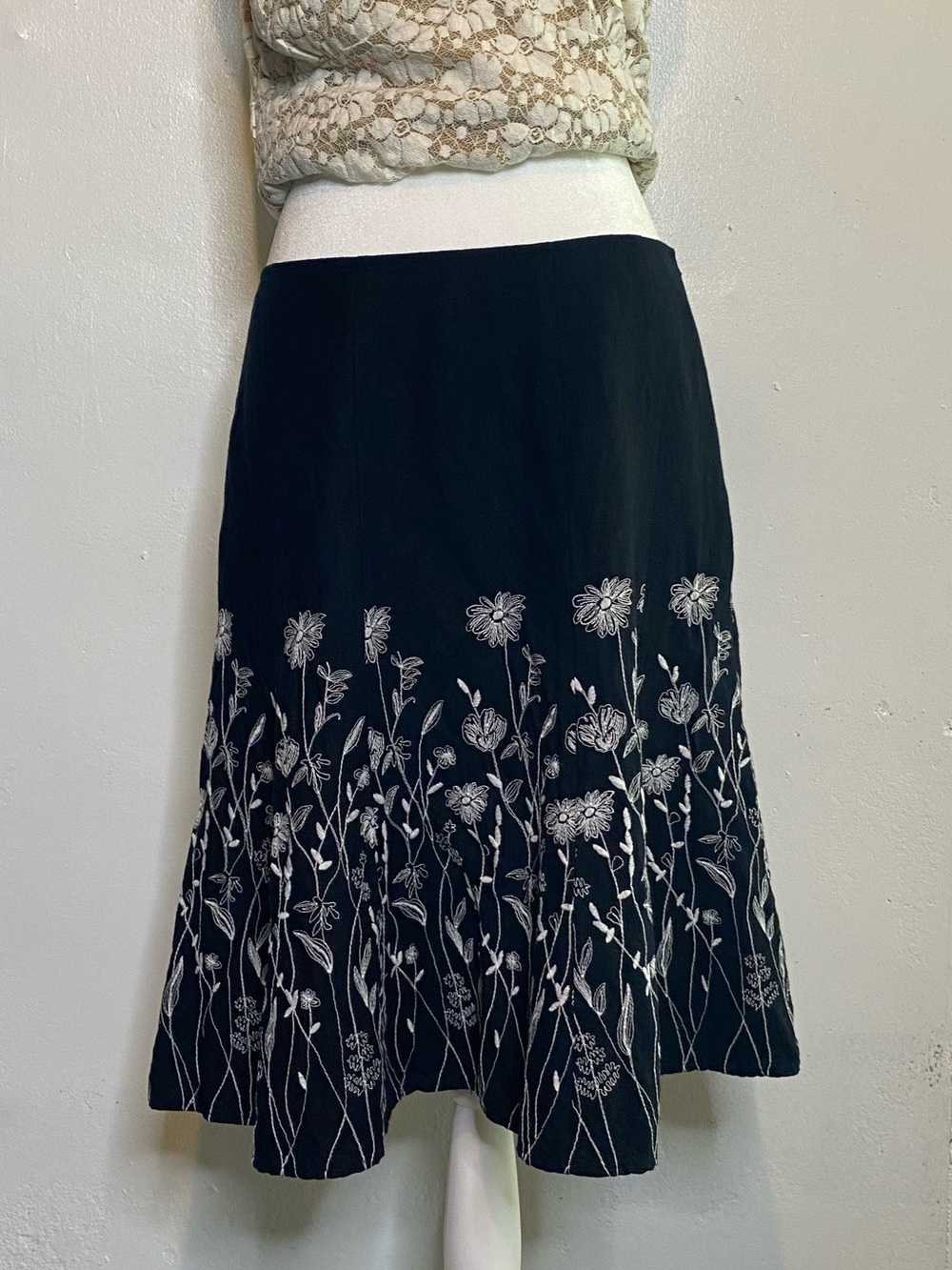 Floral Flower Embroidered Black Midi Skirt Fairycore Botanical Garden Cottage 8 - Picture 3 of 10
